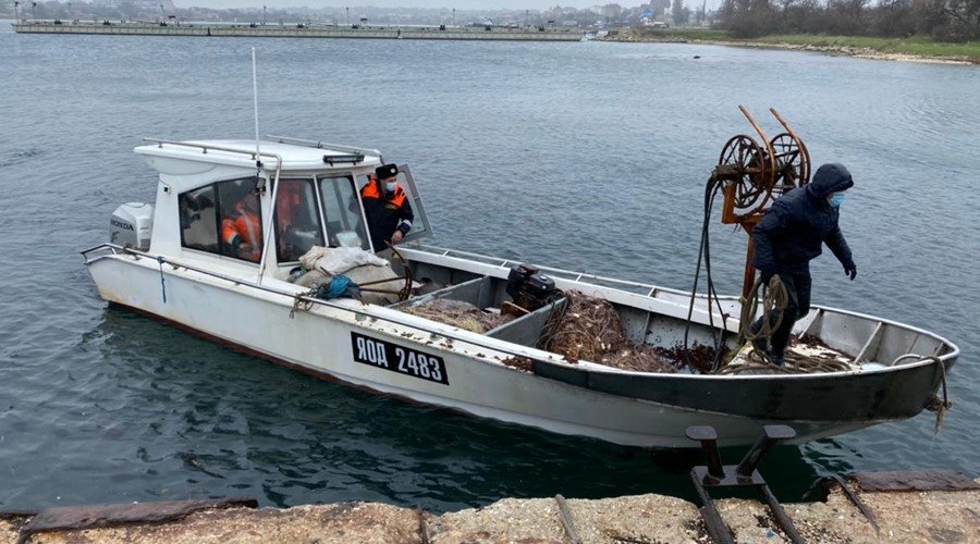 Оккупанты задержали украинских рыбаков в Черном море