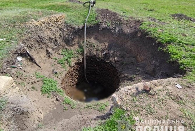 В окрестностях села Плахтиевка в заброшенном колодце обнаружили четыре трупа (ВИДЕО)