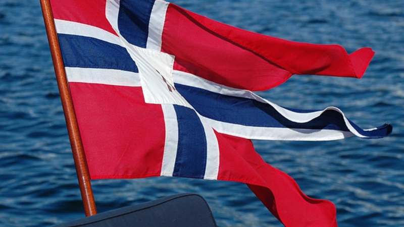 Нидерландское судно с нефтью может опрокинуться после ЧП у берегов Норвегии (ВИДЕО)