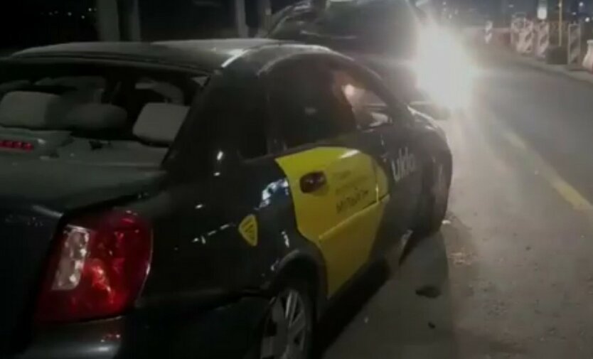 В Киеве авто службы такси Uklon попало в ДТП