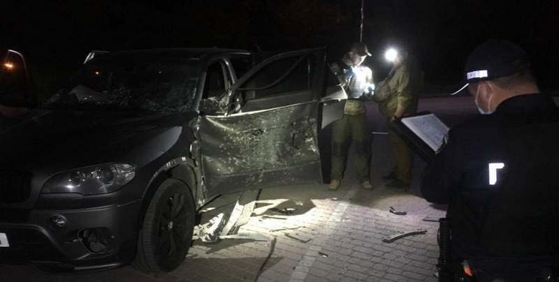В Ивано-Франковске выстрелом из гранатомета подорвали автомобиль
