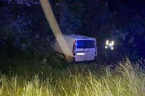 На трассе Днепр-Мелитополь Mercedes вылетел в кювет: пассажир погиб на месте