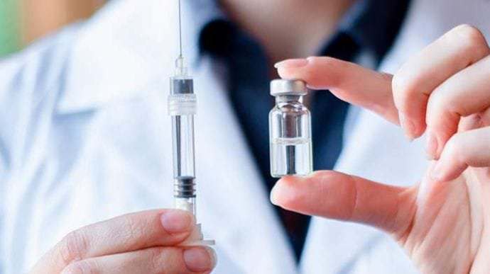 Семейные врачи смогут давать справки о вакцинации от коронавируса