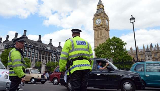 В Лондоне двое неизвестных напали на главврача Британии (ВИДЕО)
