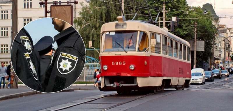 В Киеве нетрезвый мужчина устроил драку в трамвае (ВИДЕО)