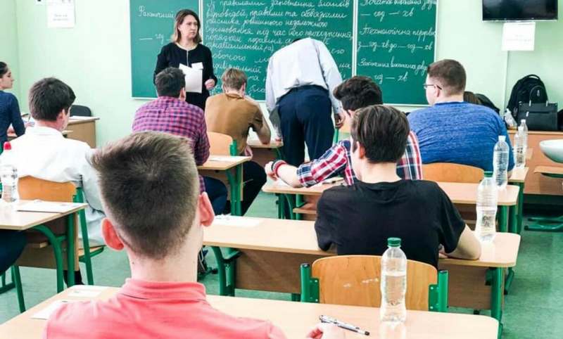 ВР Украины предлагают ликвидировать старшие классы в школах, где меньше 50 выпускников