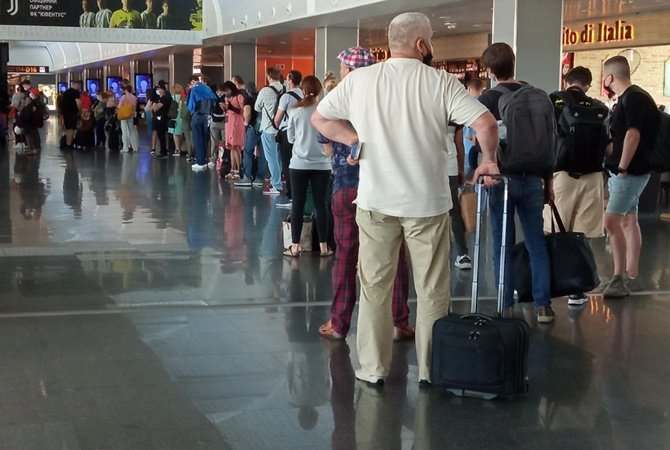 Рейс из Анталии в Одессу был задержан на 10 часов