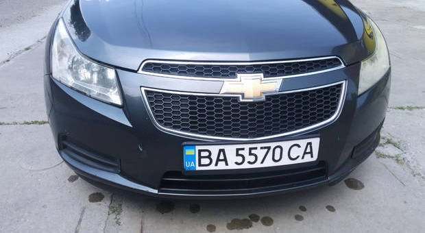 Под Киевом на припаркованный Chevrolet рухнул утюг (ФОТО)