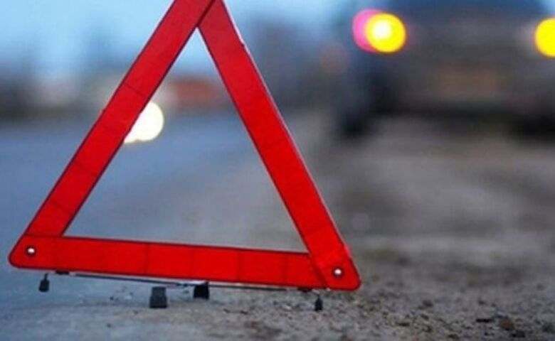 На трассе Мариуполь-Донецк авто влетело в прицеп трактора: два человека погибли (ФОТО)