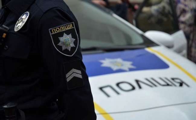 В Киеве двое мужчин ограбили прохожего