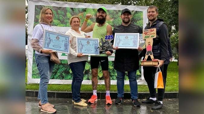 Украинец установил рекорд, пробежав нон-стоп без сна от Днепра до Харькова