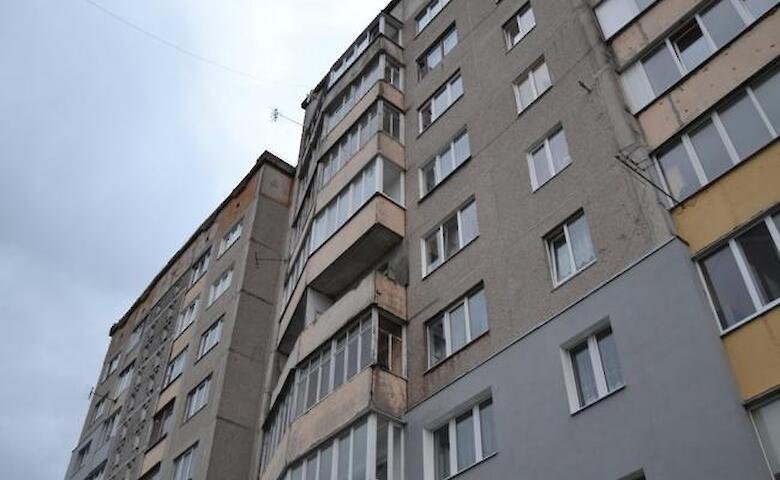 В Киеве с 21-го этажа упал восьмилетний мальчик