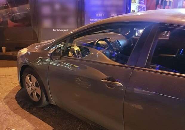 Под Киевом местный житель ударил ножом водителя такси
