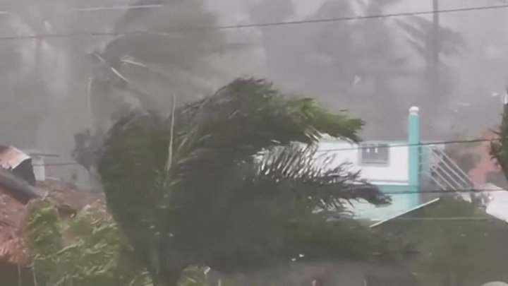 На Филиппины обрушился смертельный шторм (ВИДЕО)