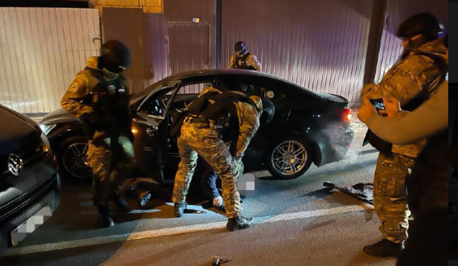 В Киеве полицейские задержали банду наркодилеров