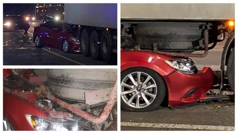 В Киеве Mazda "влетела" под грузовик (ФОТО)
