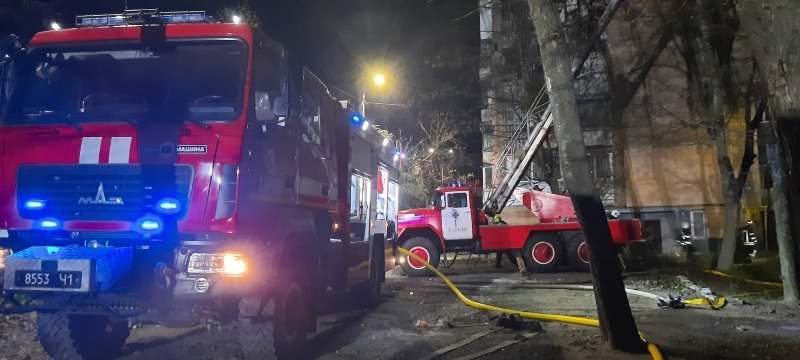 В Харькове вспыхнул мощный пожар в жилой 5-этажке (ВИДЕО)
