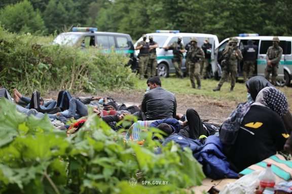 Мигранты совершили штурм границы Польши