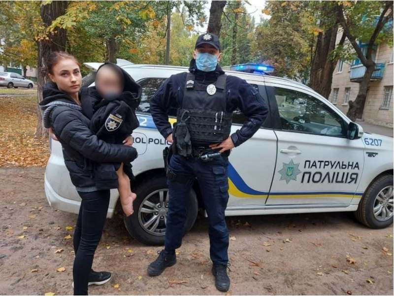 В Киевской области мать оставила двухлетнего сына и пошла выпивать с друзьями