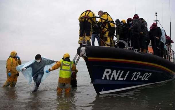 Возле Франции перевернулась лодка с мигрантами: 31 человек погиб