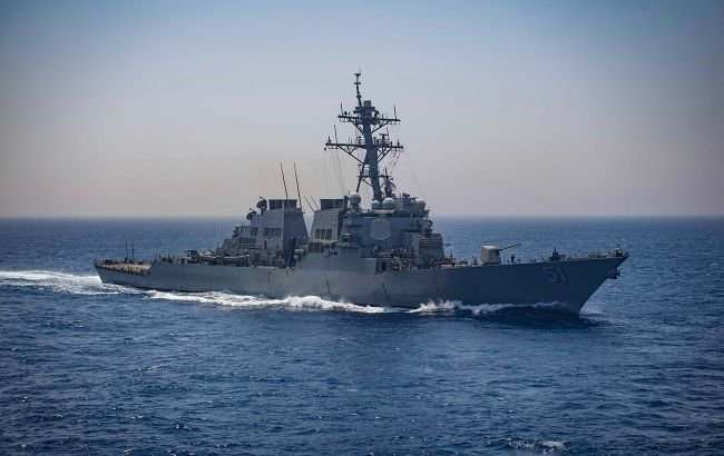 К Черному морю направляется ракетный эсминец ВМС США