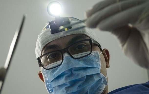 В США мужчине удалили зуб, выросший в носу (ФОТО)