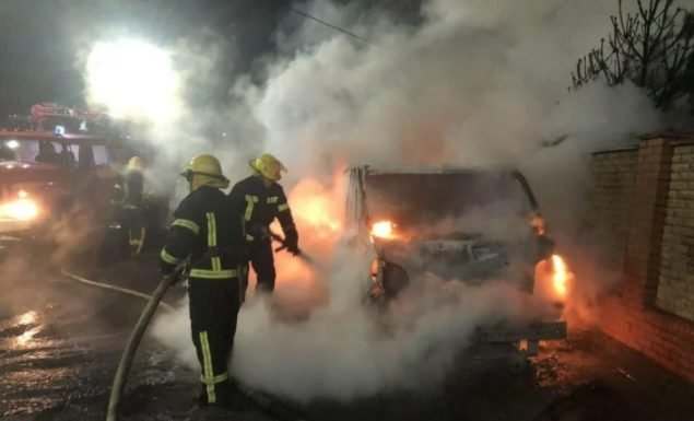 В Мелитополе ночью сгорел микроавтобус