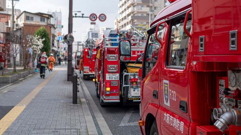 Пожар произошел в многоэтажном здании в Осаке: пострадали 28 человек