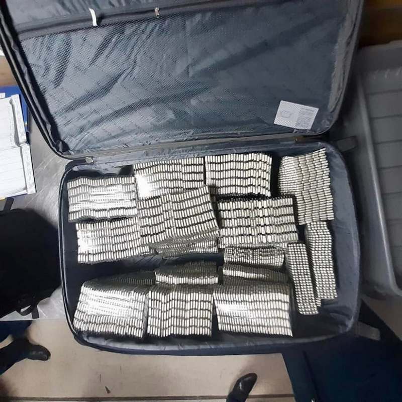 В Борисполе задержали иностранца с чемоданом "наркотиков" (ФОТО)