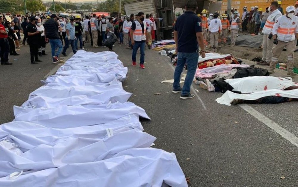 В Мексике в страшном ДТП с грузовиком погибли десятки человек
