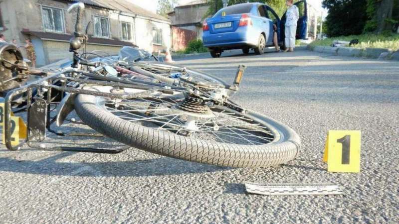 В Черниговской области депутат сбил насмерть велосипедиста