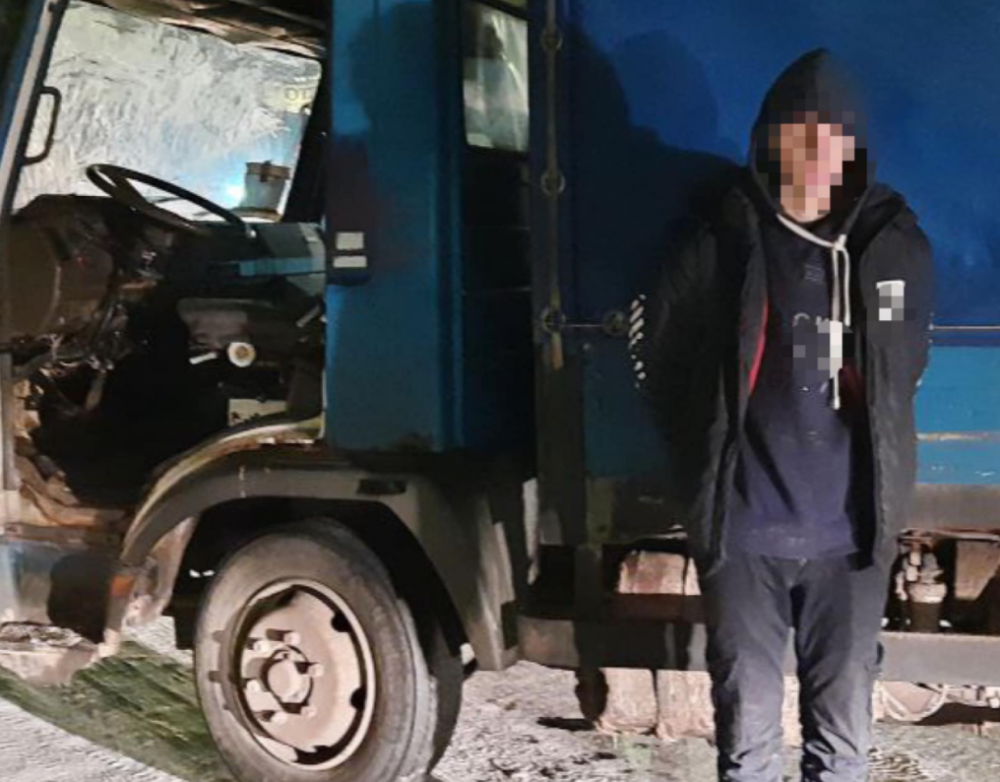Під Києвом двоє підлітків викрали вантажівку