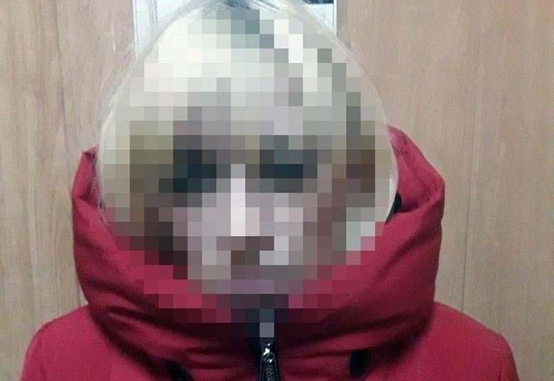 Повідомлено про підозру жінці, яка розкладала наркозакладки у Дарницькому районі столиці