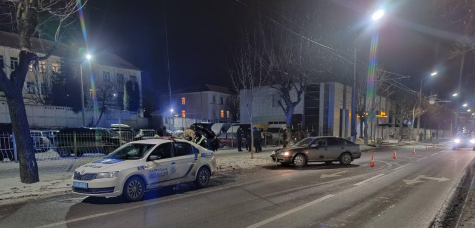 В Киевской области под колесами авто погиб молодой военный