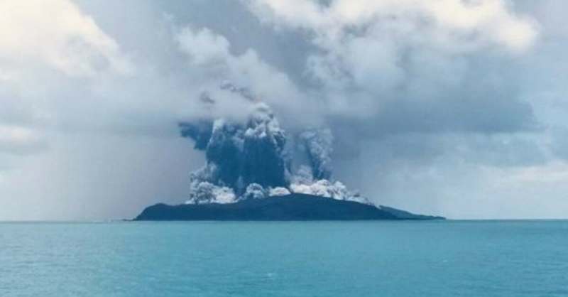 Извержение вулкана в Тихом океане: стало известно о жертвах (ВИДЕО)