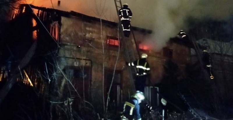 На Львівщині під час пожежі в квартирі загинули двоє людей