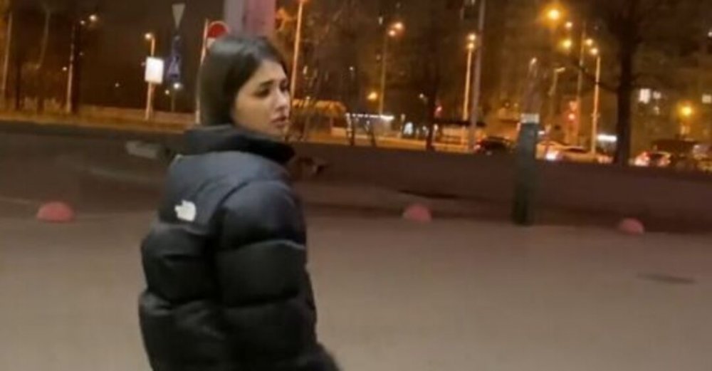 В Киеве во дворе жилого дома девушка устроила стрельбу (ФОТО)