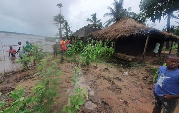 На Мадагаскар надвигается новый мощный циклон (ВИДЕО)