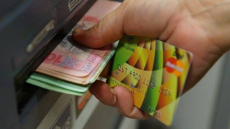 На Тернопільщині неповнолітній викрав банківську картку та поцупив з неї гроші