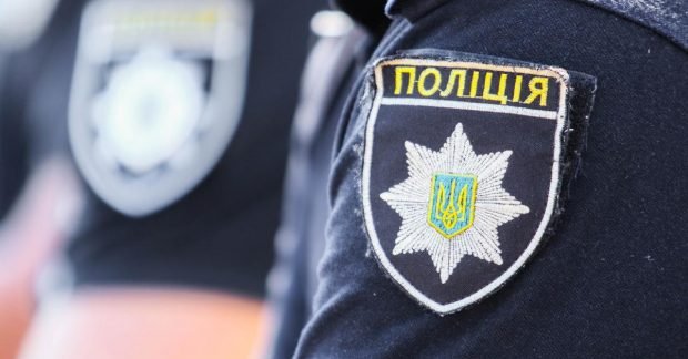 Водій, який після ДТП побився з патрульними в Чернігові, виявився працівником поліції