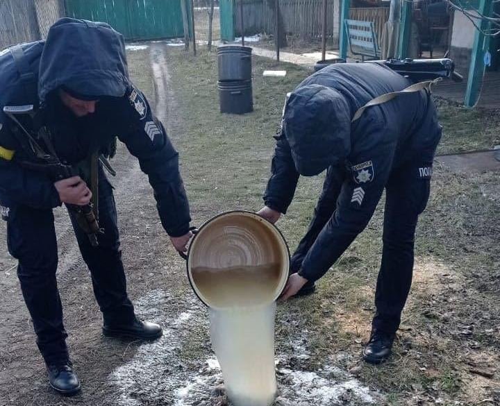 Поліція Черкащини припинила незаконне виготовлення алкоголю