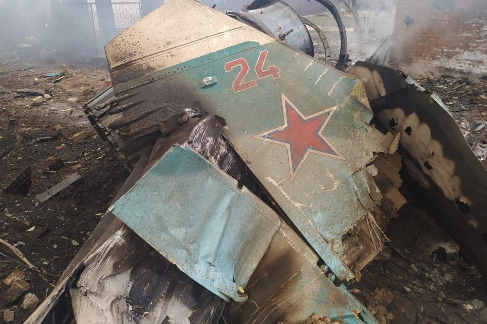 Еще один самолет оккупантов навсегда "приземлился" на украинской земле (ВИДЕО)