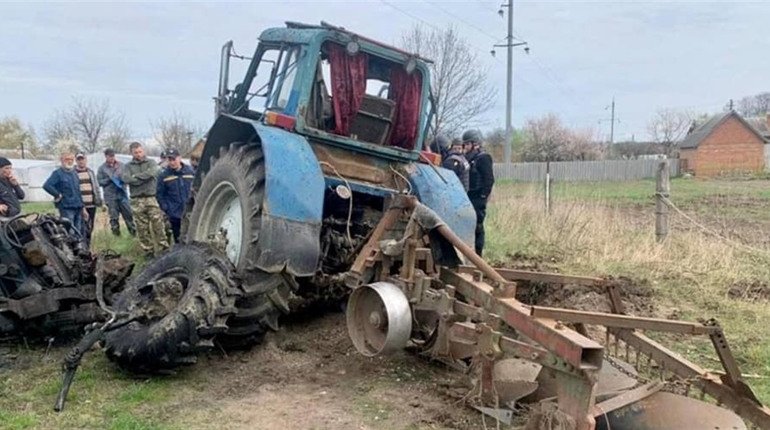 На Макарівщині трактор підірвався на міні