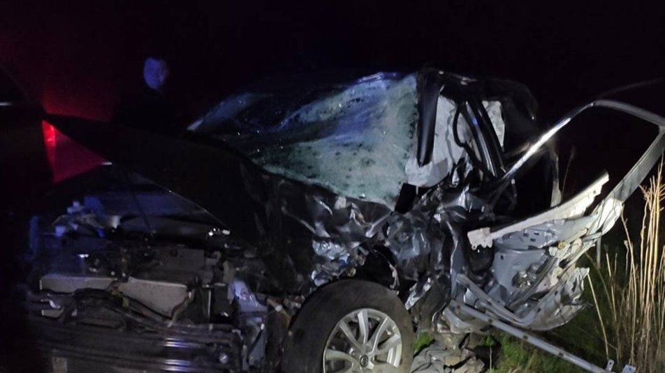 На Дніпропетровщині травмованого водія деблокували з понівеченої автівки