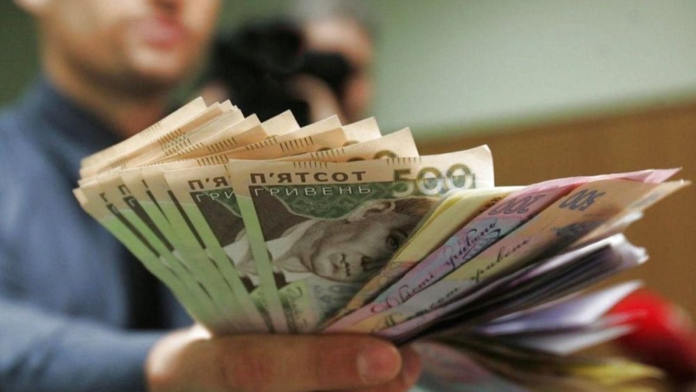 На Рівненщині "банкіри" ошукали двох людей на близько 40 тисяч гривень