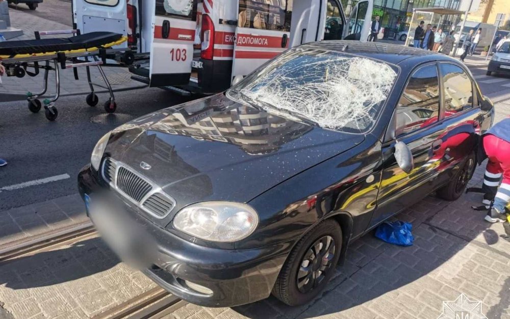 У Львові водій збив двох жінок