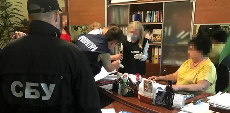 Посадовицю «Львівської політехніки» оштрафували за хабарництво