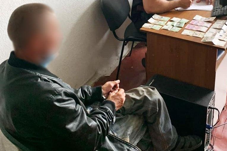 У Чернігівському районі злочинець напав на бабусю