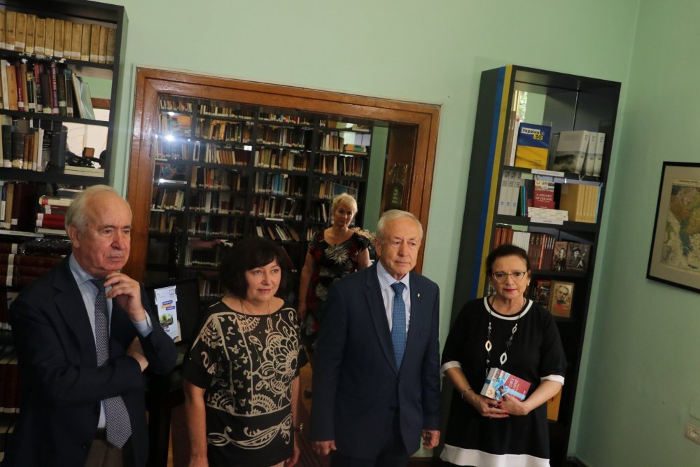 Українські книжки з'явилися в Національній бібліотеці Албанії