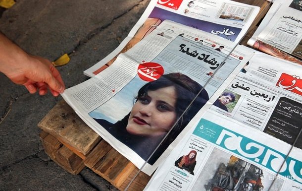Смерть затриманої поліцією моралі іранки призвела до потужних протестів